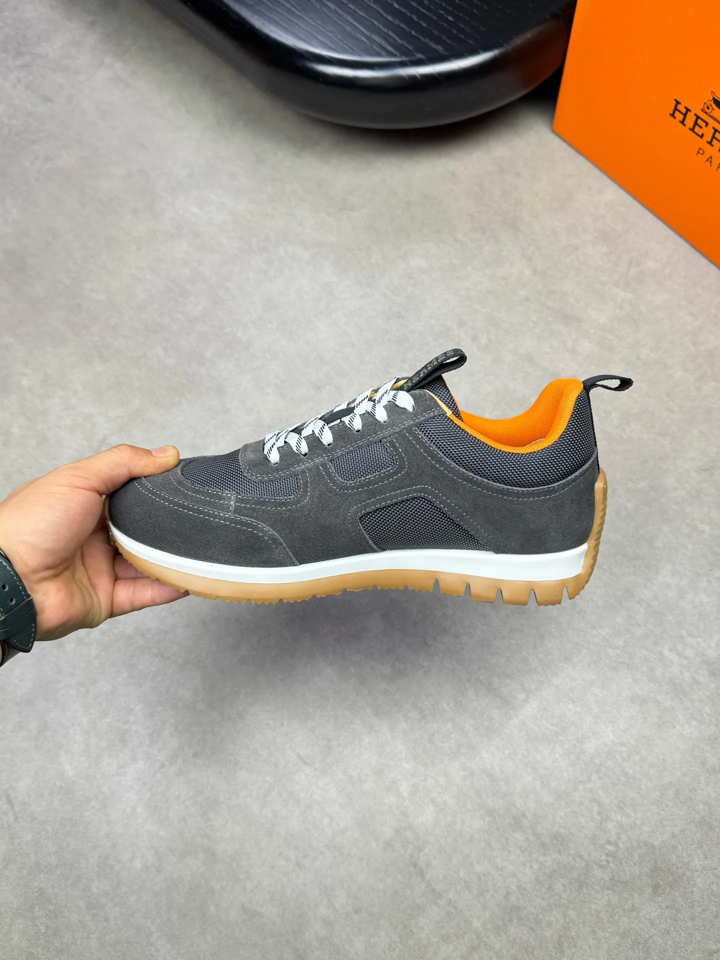 [HERMES] Hermès men's shoes 💰680💰 - high-end quality original items 🔍🔍🔍 casual sports shoes - upper: 🔝 suede environmentally friendly leather, brand high mercerized canvas body with forged ´H´ totem, tongue webbing injection molded brand logo - lining: brand canvas, foot pads; water-dyed cowhide -Outsole: ultra-light T men's shoes 💰U foam; two-color molded outsole -Ultra-high quality control, fine workmanship: highlighted (high-end, extravagance, grade) -Size: 39-44 (38, 45, can be customized)
